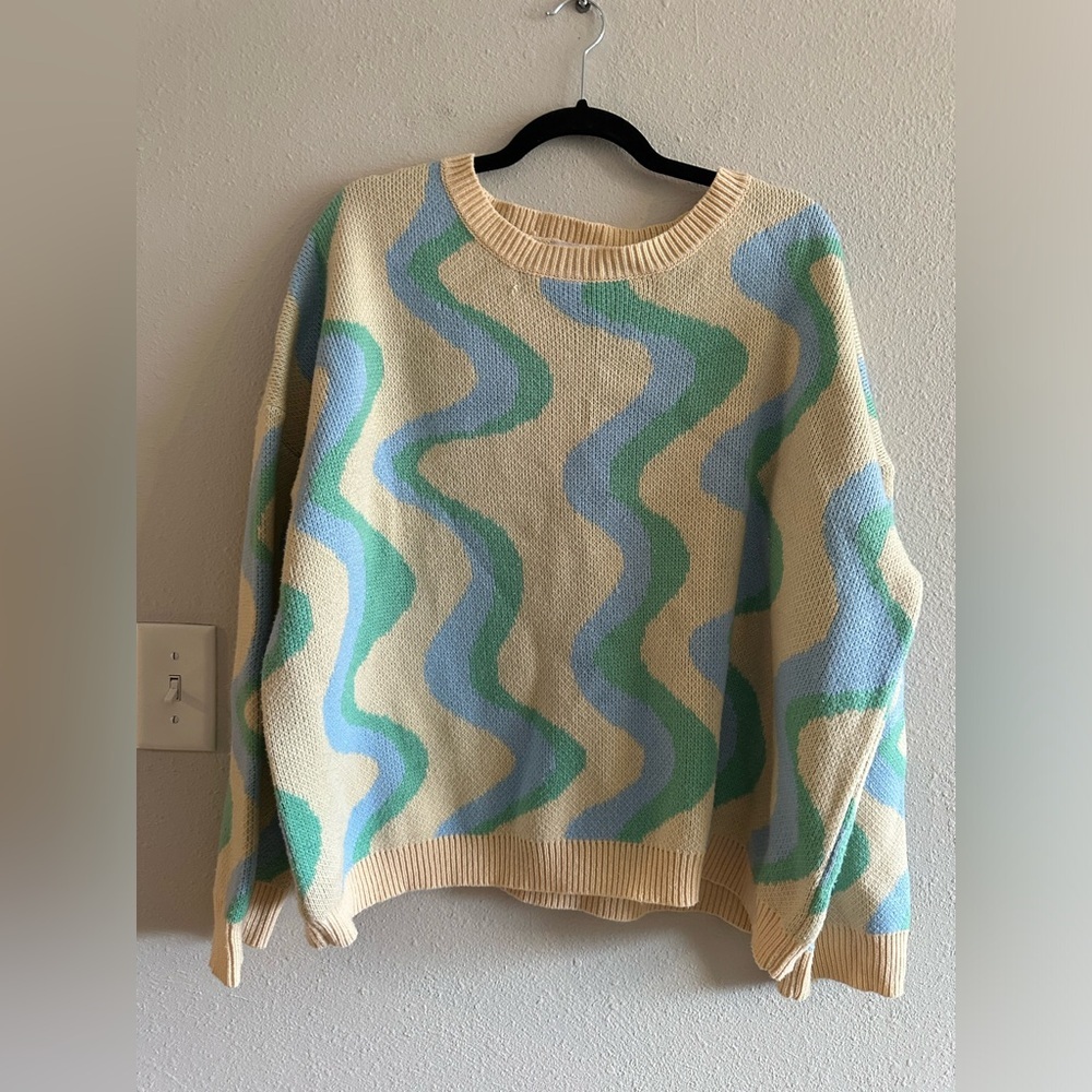 Vestique sweater swirly pattern size large